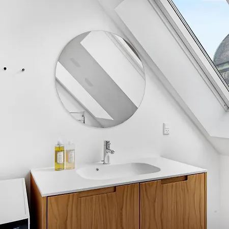 Regent 9 - Great With Terrace In Centre *