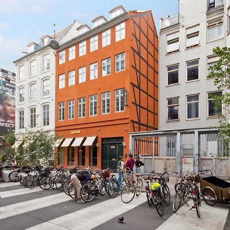 Sanders Regent - Adorable One-bedroom Near Square Apartment